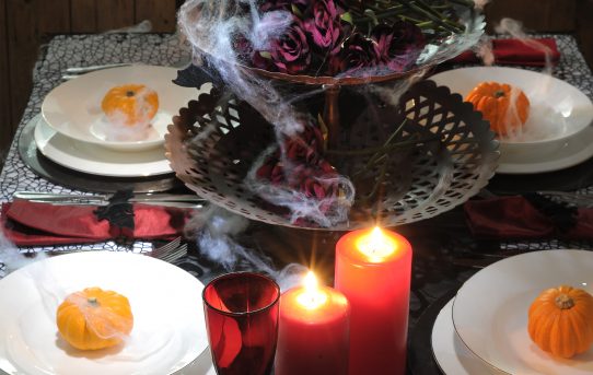 The Creepy Chic Table – Halloween Table Ideas