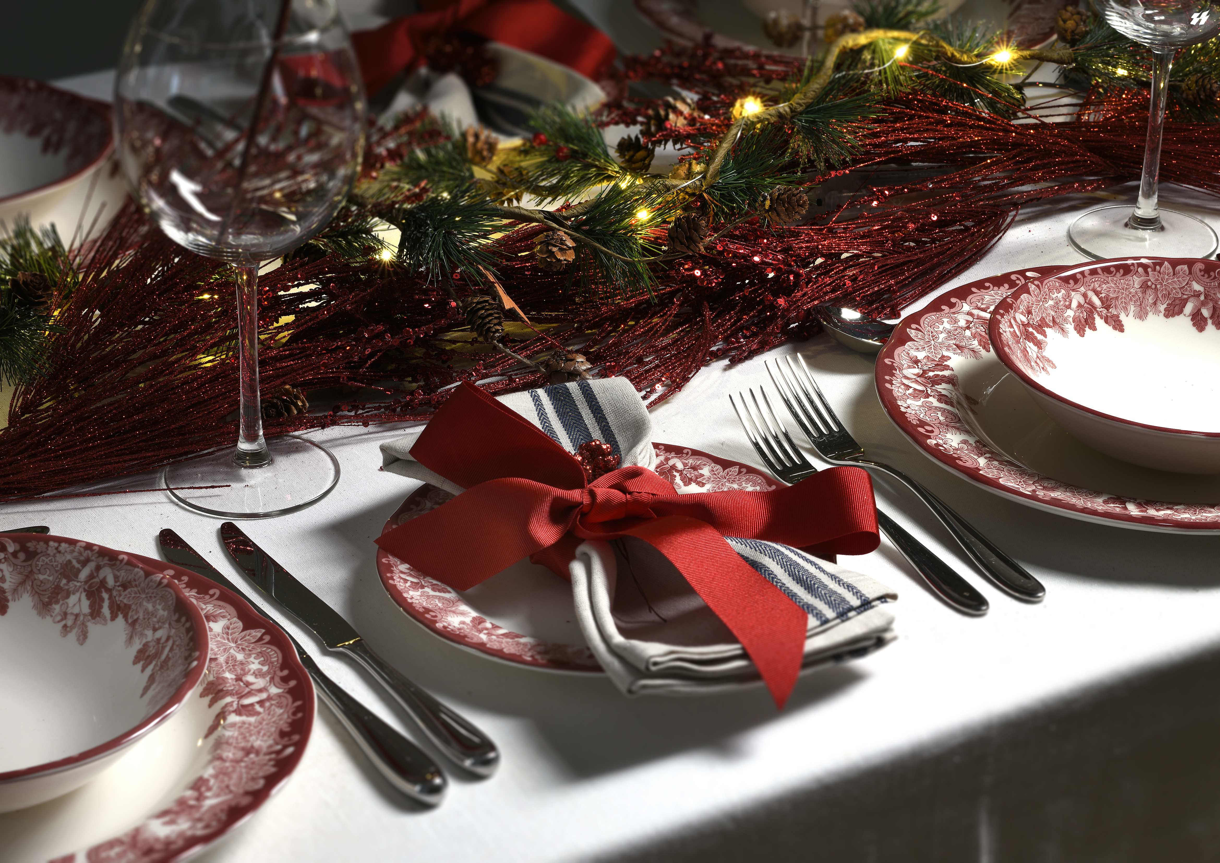 4 Steps to Creating a Sophisticated Christmas Table